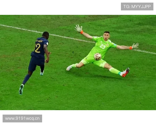 马丁内斯本赛季扑救数据统计表现稳健