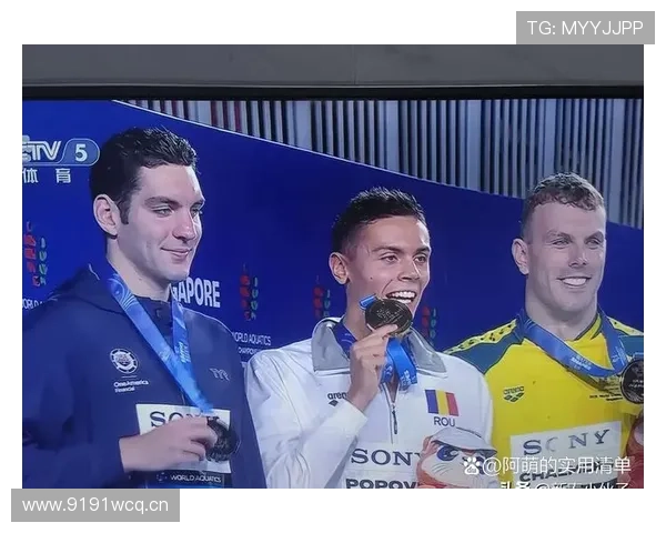 潘展乐赛场上一副冷面杀神，私下却被队友吐槽爱买最贵的零食，真是反差太大了！