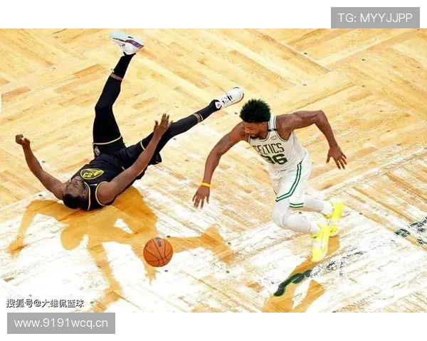 详细解读防守三秒 NBA 规则具体是如何界定违例行为的